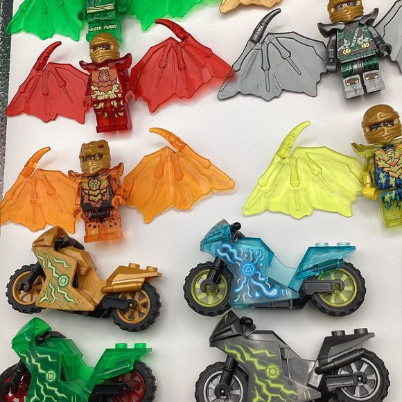 Ninjago minifigures and motorcycles 8 minifigs/bikes LOT - Picture 2 of 5